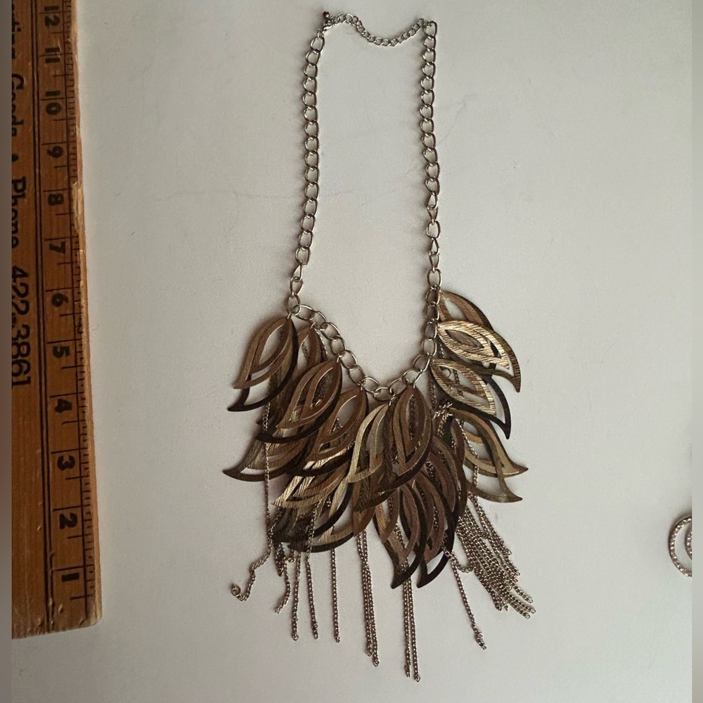 Gold tone textured leaf fringe necklace boho statement unmarked